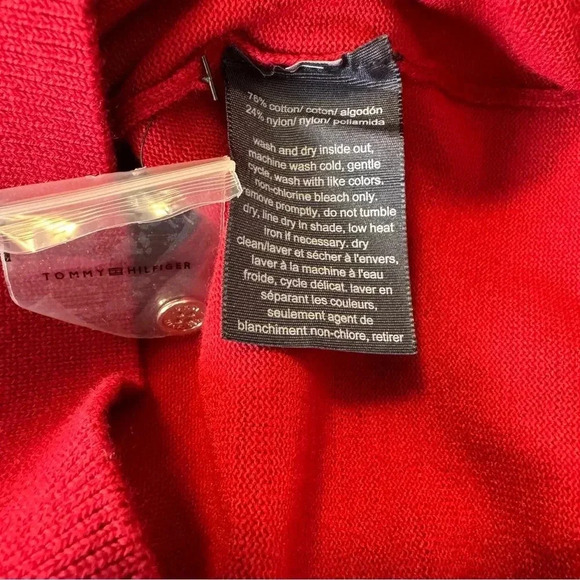 Tommy Hilfiger deep red turtleneck sweater with button detail on sleeve size M - Picture 8 of 9